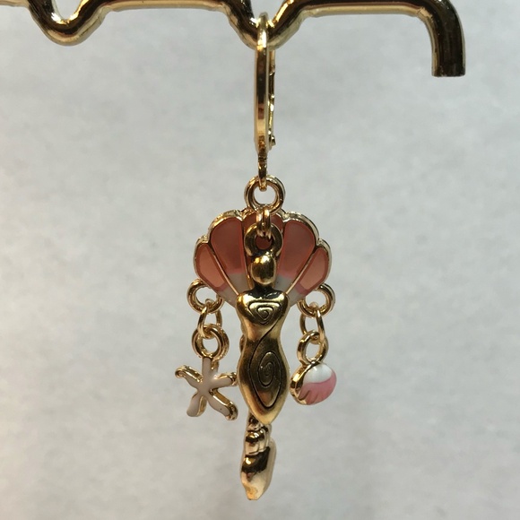 “Birth of Venus" Aphrodite Greek Mythology Goddess Handmade Earrings Seashell - Picture 4 of 14